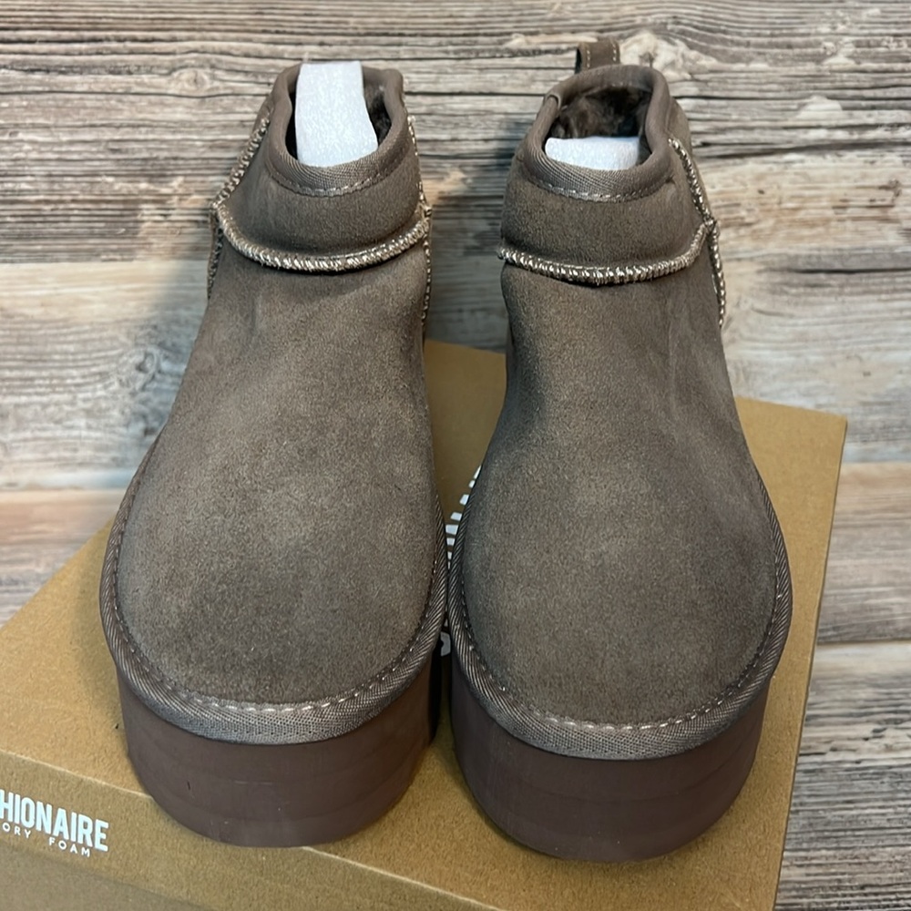 CUSHIONAIRE Hippy Women’s Platform Ankle Boots Genuine Suede in Taupe NEW - Picture 4 of 7